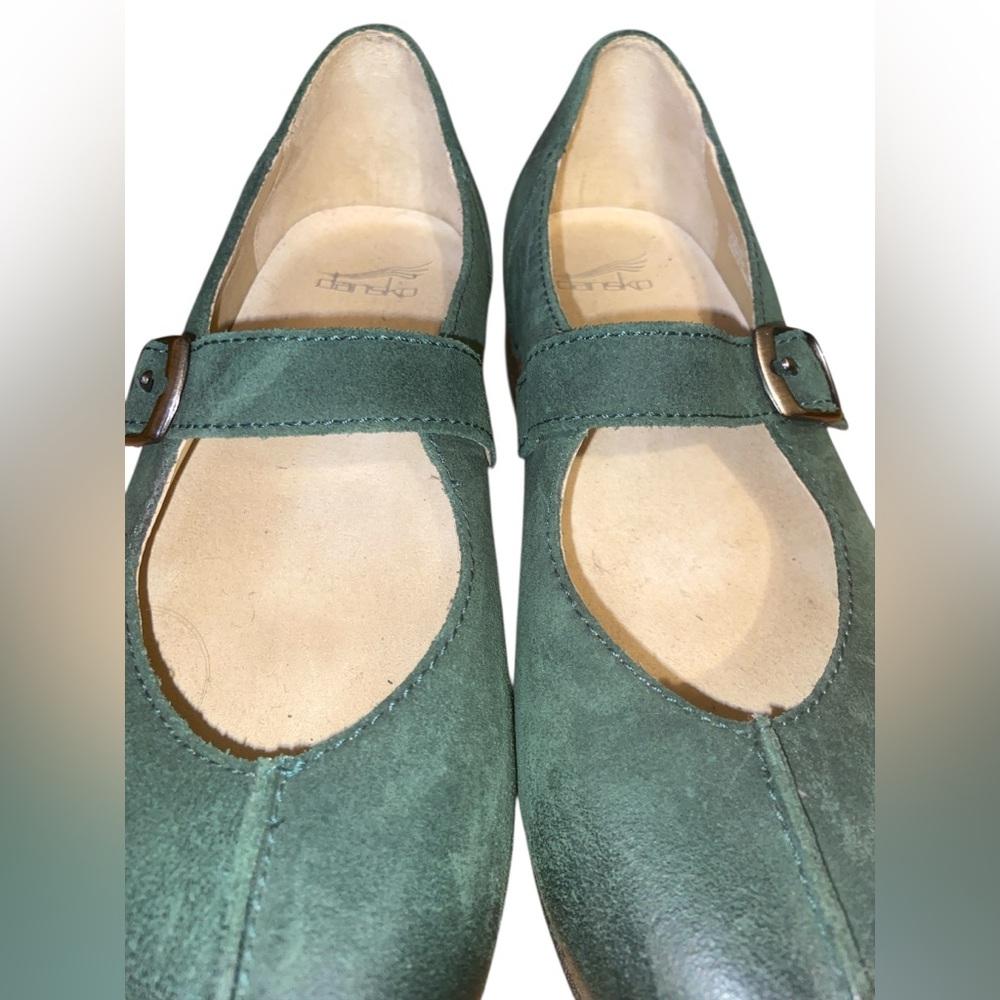 Dansko Green Suede Mary Jane Flats – Classic Comfort Meets Vintage Charm - Picture 7 of 9